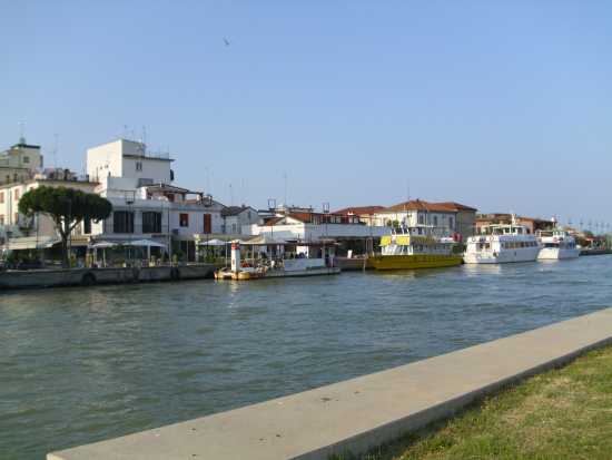 Estensi